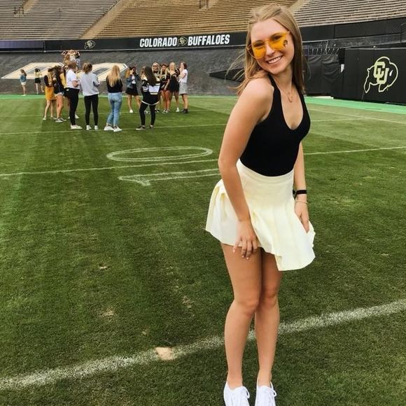 Meet your Posher, Claire - Picture 1 of 1